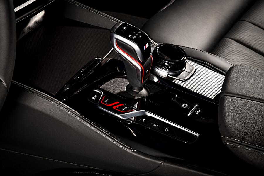 Детали интерьера BMW M5 Competition (F90) 2020 года  (WW) (фото 32 из 101)